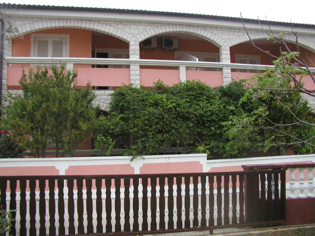 Apartments By The Sea Vir - 19323 Bagian luar foto